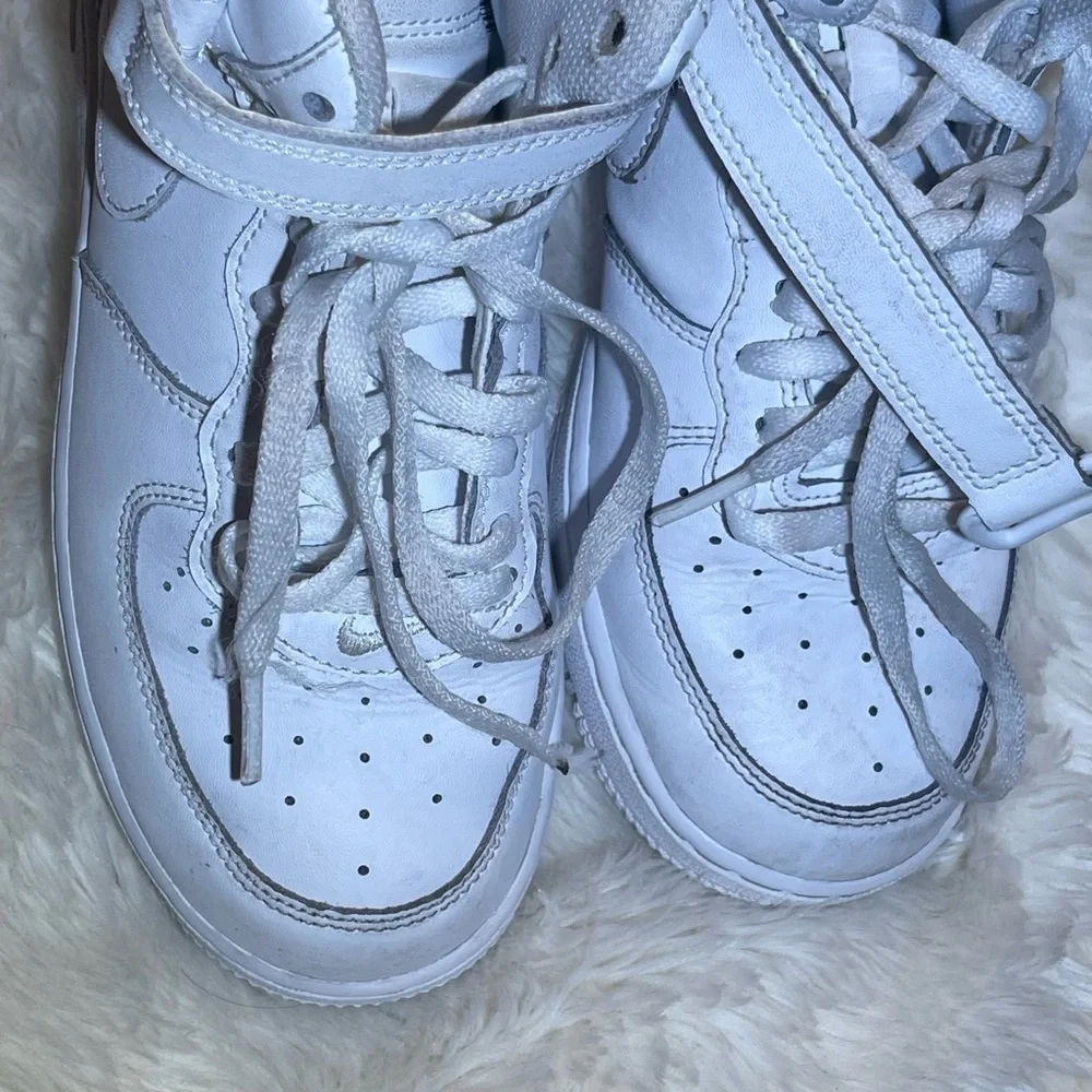 Nike Air Force 1 white high tops sneakers size 2 youth